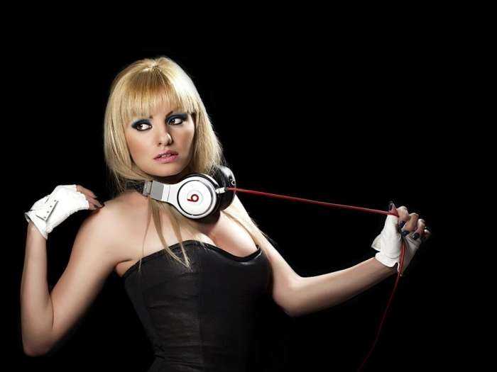 Александра Стан на фото