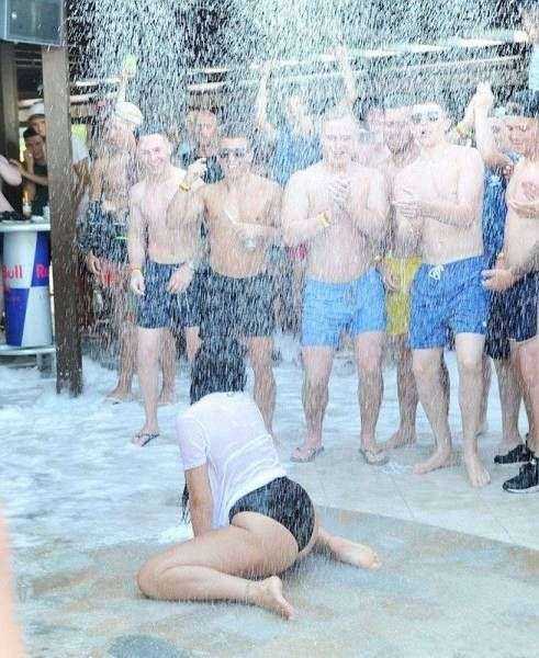 Забавные девушки