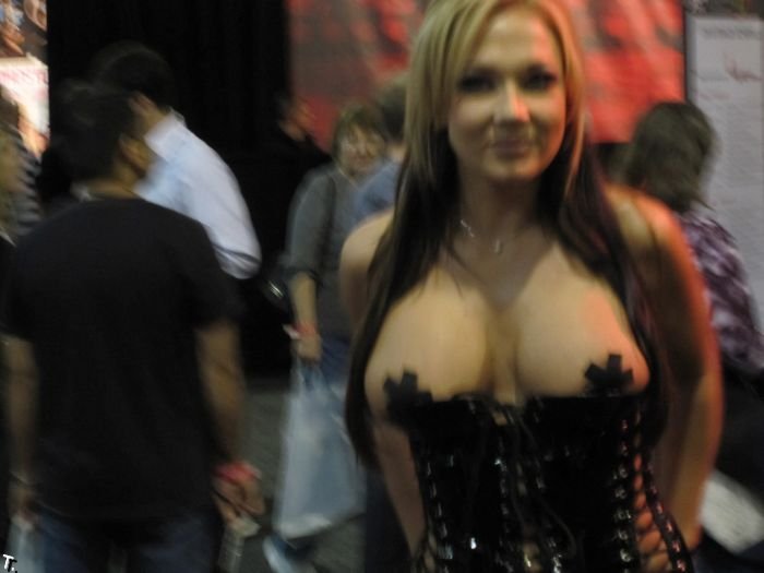 Девушки с AVN 2010 (96 фото) Девушки с AVN 2010 (96 фото)