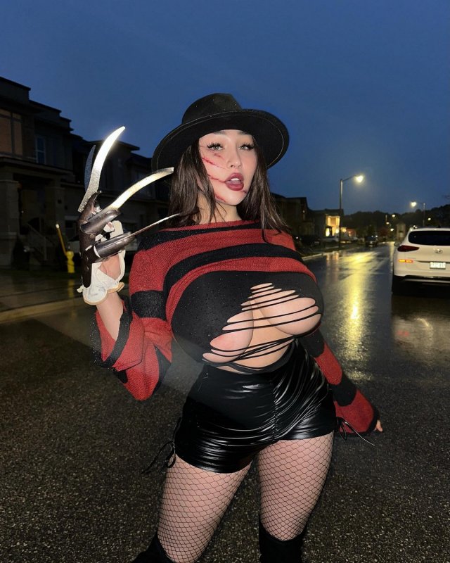 Луиза Ховански на откровенных фотографиях