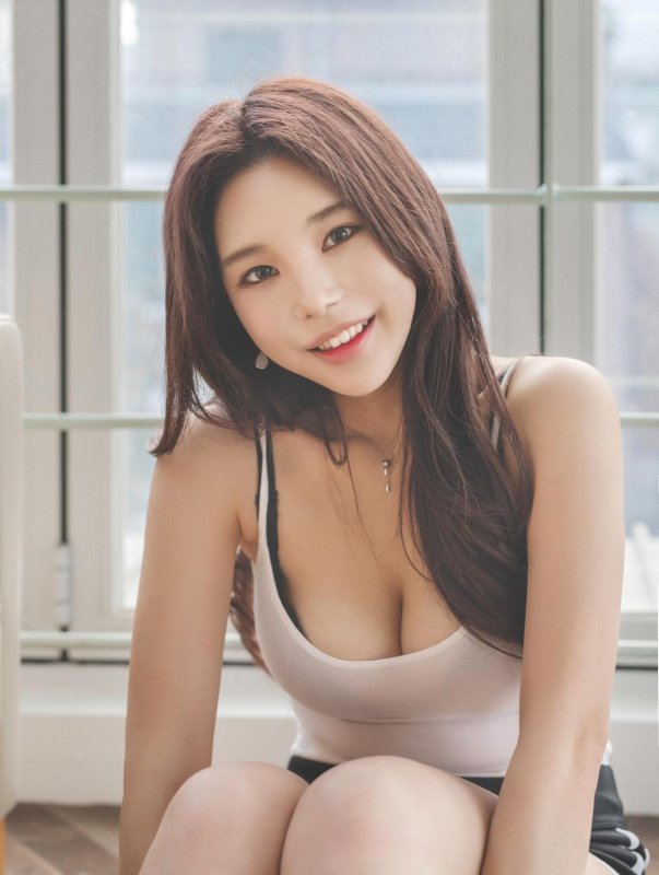 Сексуальные азиатки, на откровенных фото