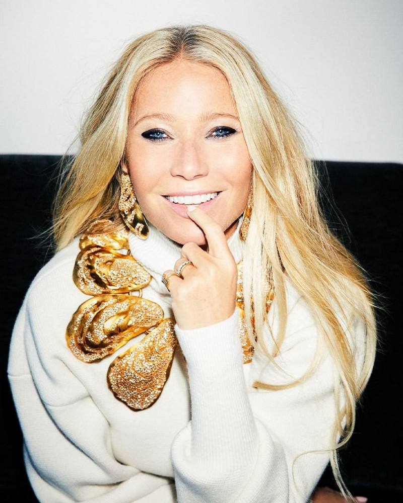 Гвинет Пэлтроу на откровенных фото