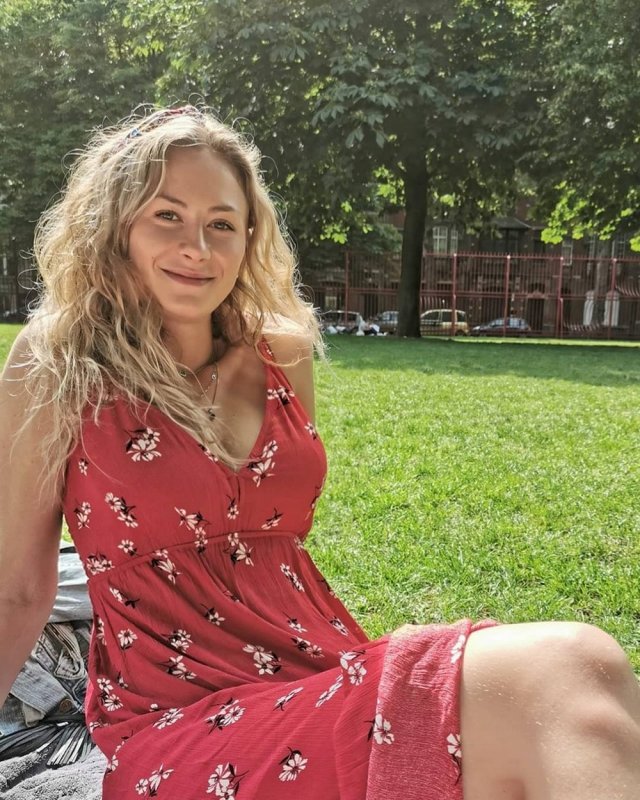 Фото девушек в коротких платьях