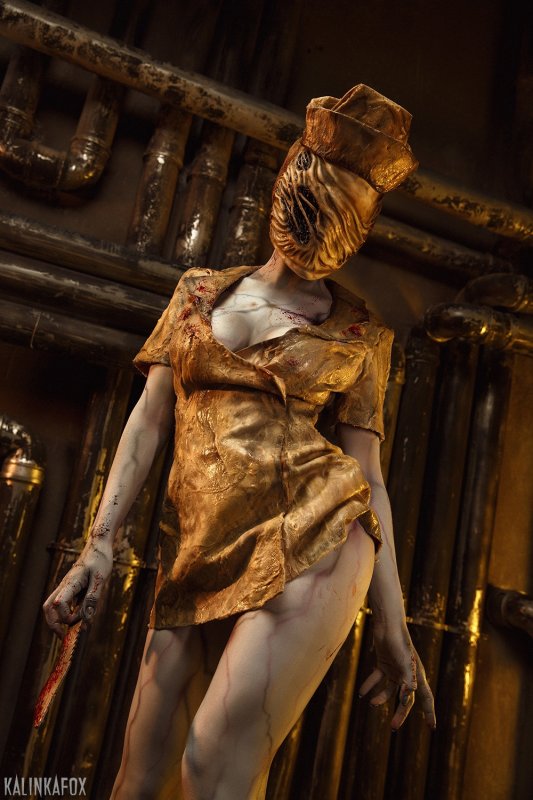 Kalinka Fox на откровенных фотографиях