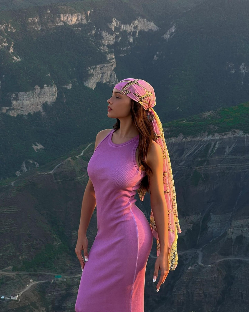 Валя Карнавал на откровенных снимках