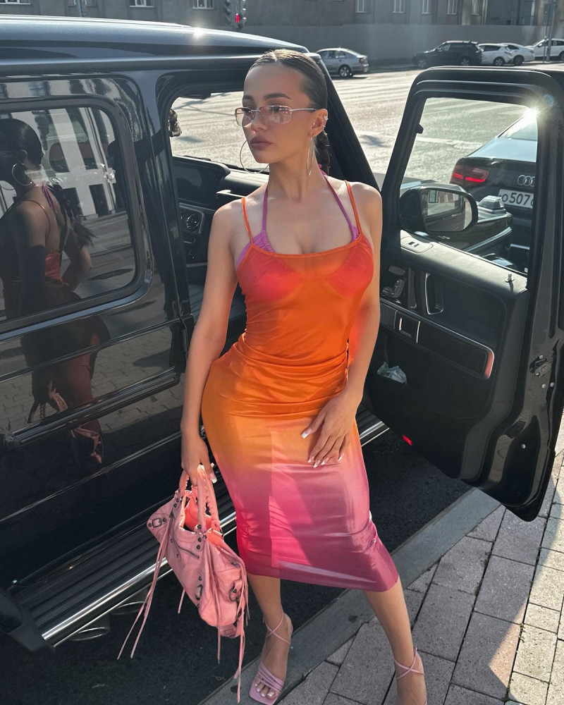 Валя Карнавал на откровенных снимках