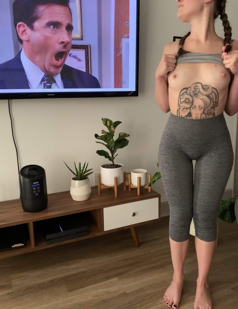 Голые студентки на откровенных фото