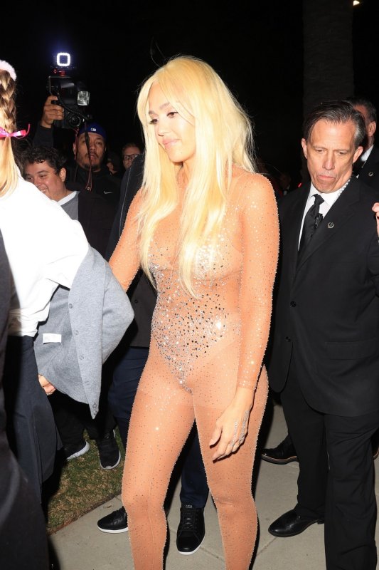 Джессика Альба в сексуальном наряде