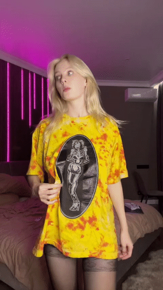 Голые девушки и эротические гифки