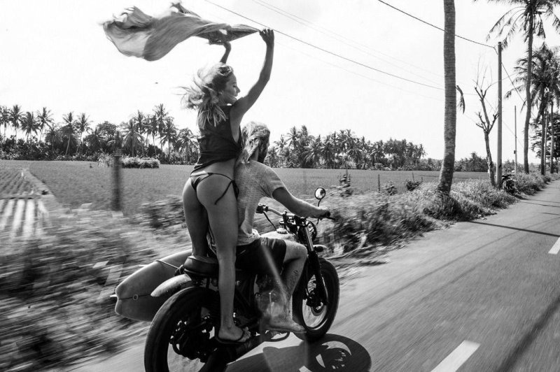 Девушки на позитивных картинках