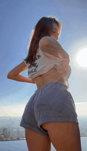 Голая девушка, пикантная анимация