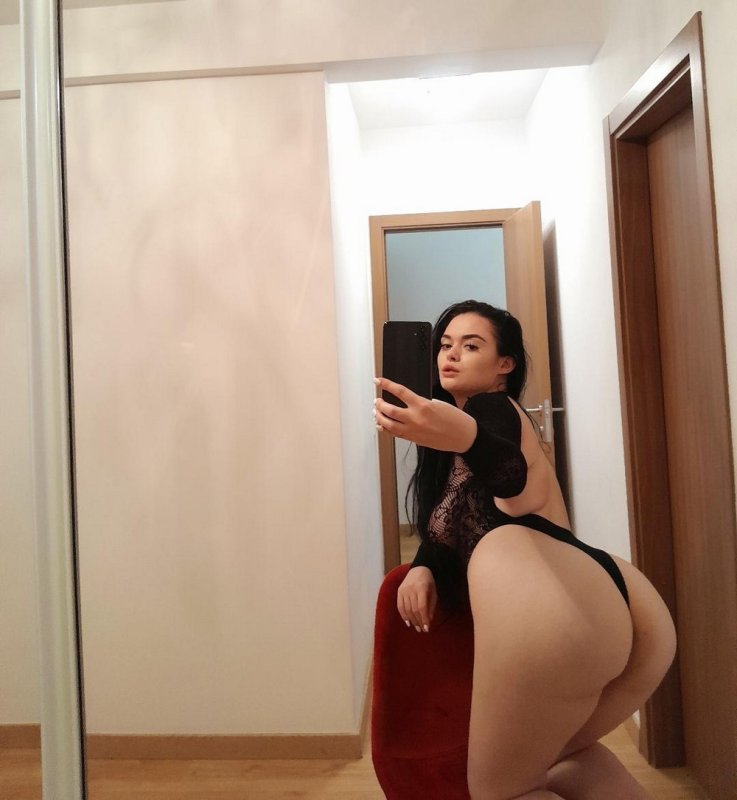 Девушки в стрингах, частное