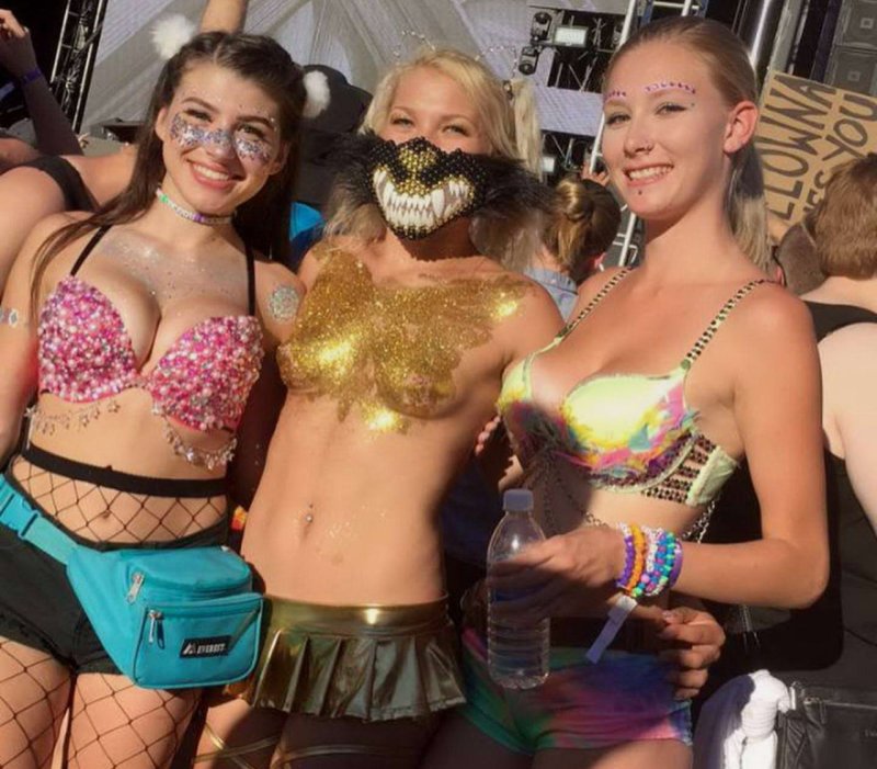 Голые девушки фотки