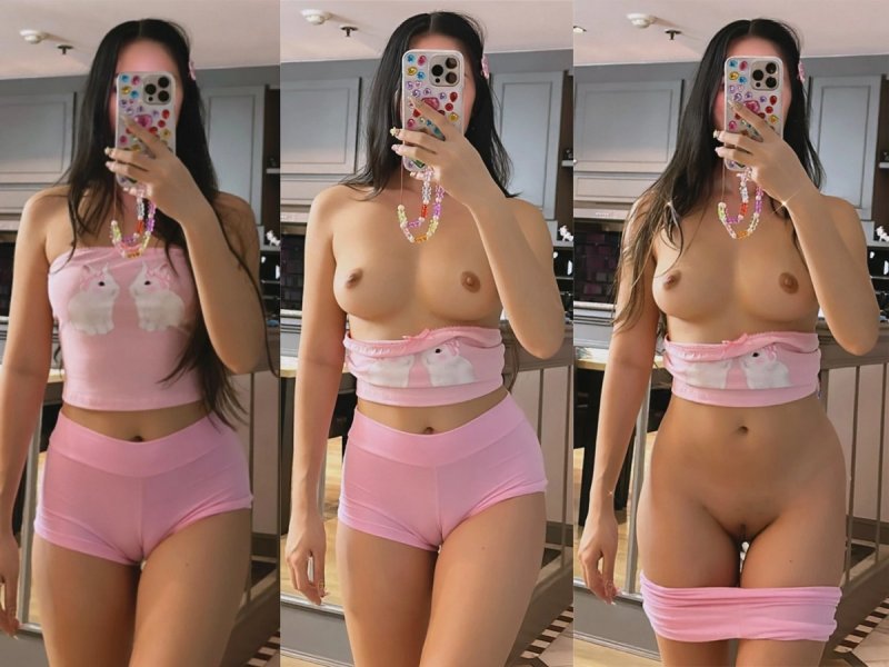 Голые девушки на страстных снимках