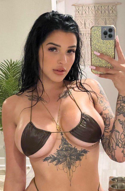 Солнце, вода и девушки