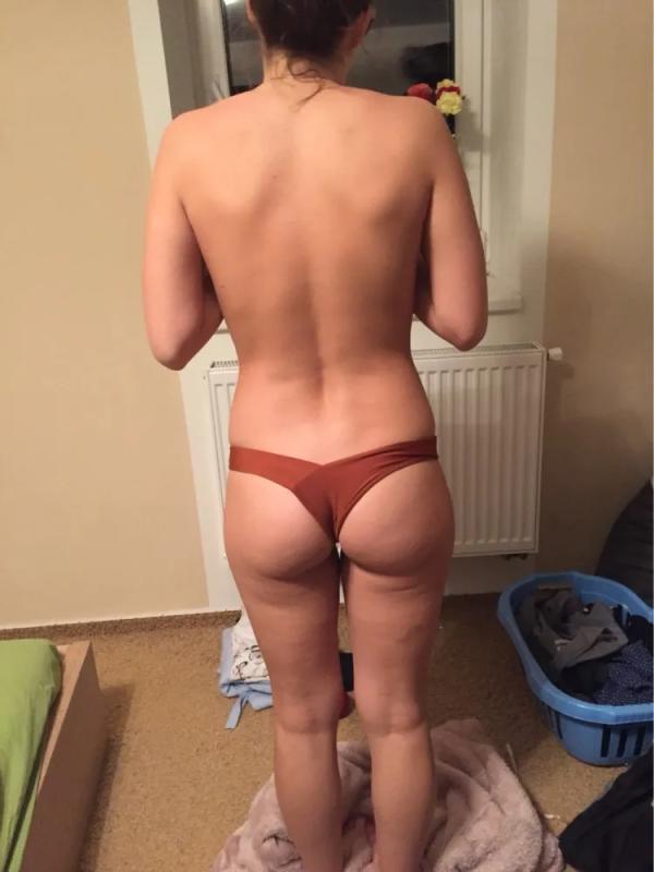 Ню селфи, девушки делают голые отзывы на Wildberries