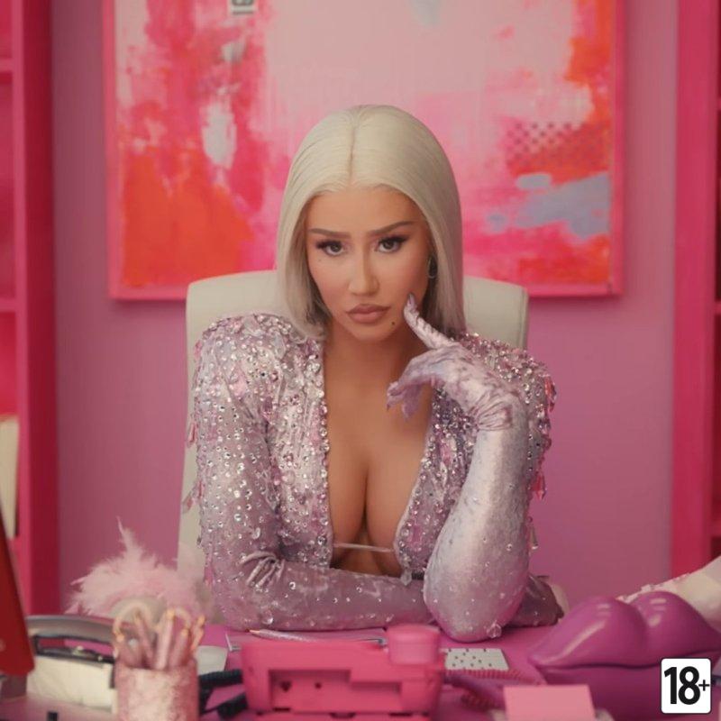 Игги Азалия, голая на фотографиях