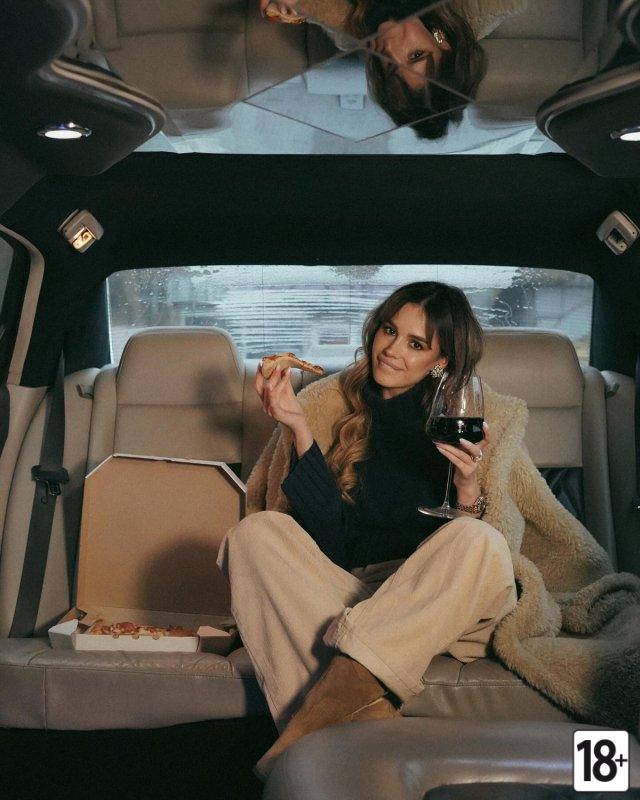 Чара Хорив на откровенных фото