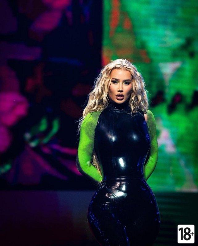 Игги Азалия, голая на фотографиях