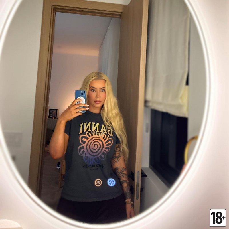 Игги Азалия, голая на фотографиях