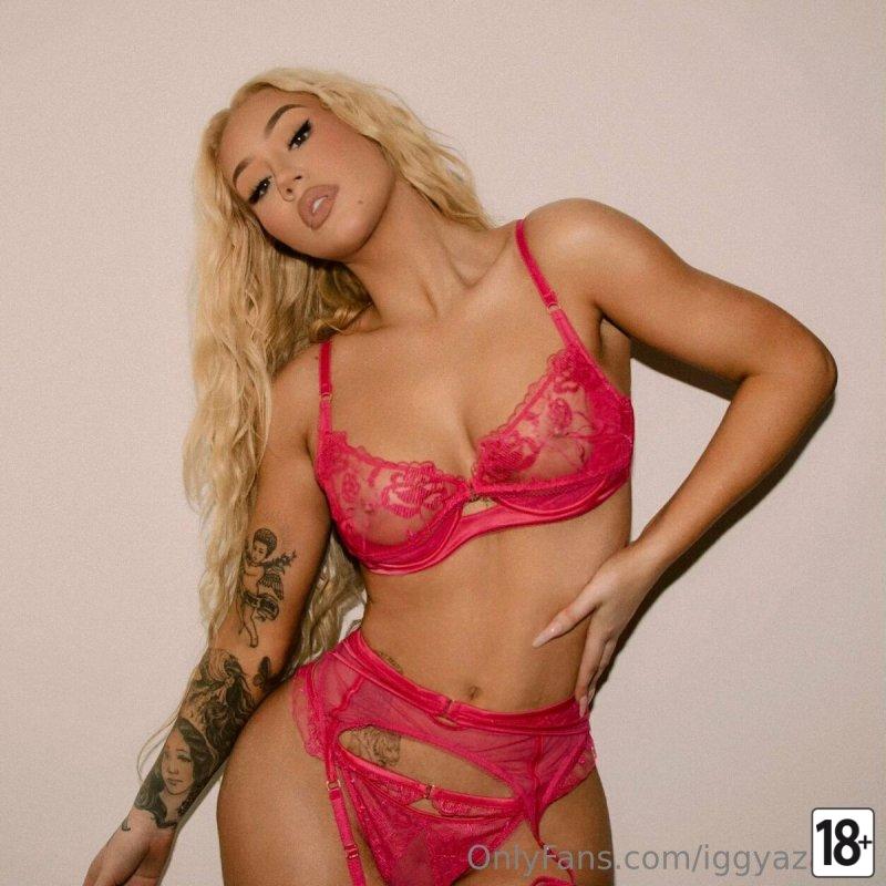 Игги Азалия, голая на фотографиях